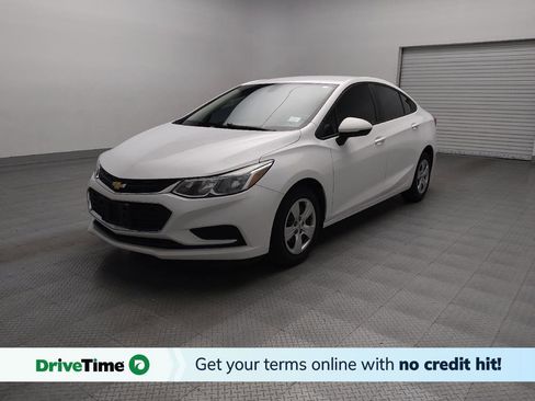 Used 2018 Chevrolet Cruze LS image 1