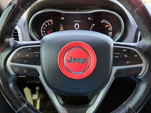 Used 2020 Jeep Grand Cherokee Limited image 19