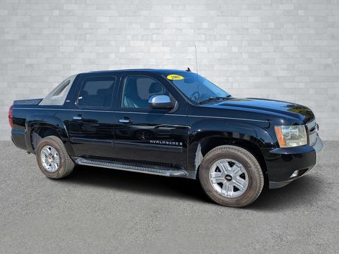 Used 2007 Chevrolet Avalanche LT w/ LT Preferred Equipment Group image 2