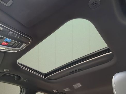 New 2026 Jeep Grand Cherokee Altitude RWD image 7