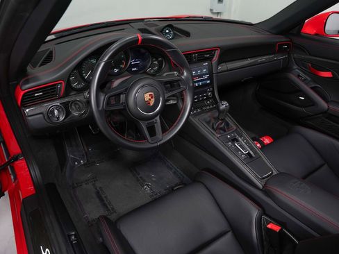 Used 2019 Porsche 911 Speedster RWD image 12