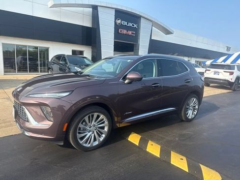 Used 2025 Buick Envision Avenir AWD/4WD image 1