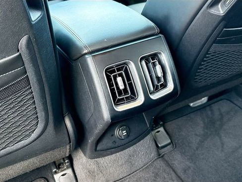 Used 2024 Kia Sorento S FWD image 25