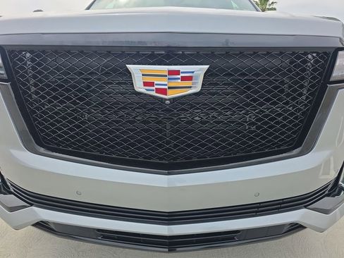 Used 2024 Cadillac Escalade ESV Sport Platinum image 32