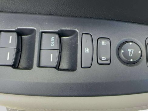 Certified 2024 Honda HR-V LX image 12