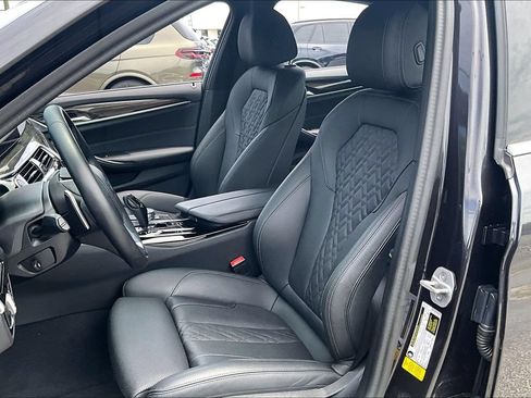 Used 2023 BMW 540i w/ Premium Package RWD image 17