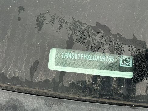 Used 2020 Ford Explorer Limited image 3