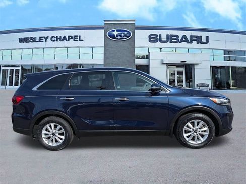 Used 2020 Kia Sorento LX image 4