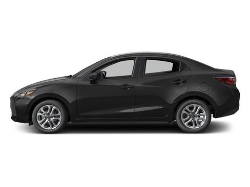 Used 2017 Toyota Yaris iA FWD image 3