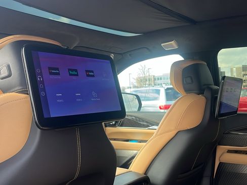 New 2025 Cadillac Escalade IQ Luxury 2 image 40