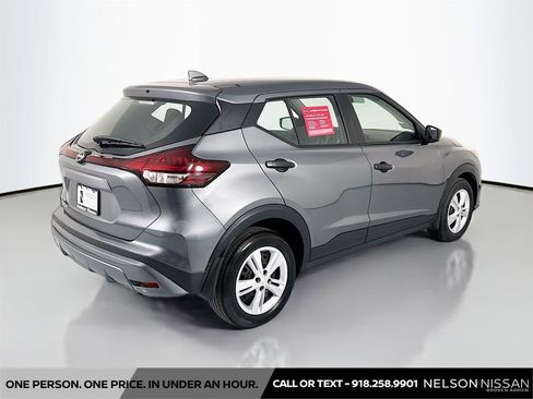 Certified 2025 Nissan Kicks Play S image 5