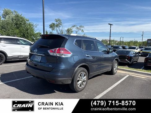 Used 2016 Nissan Rogue SV image 4