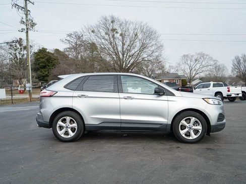 Used 2020 Ford Edge SE image 3
