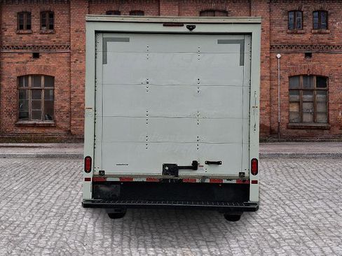 Used 2021 GMC Savana 3500 w/ Power Convenience Package RWD image 5
