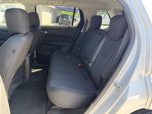 Used 2010 GMC Terrain SLE FWD image 12