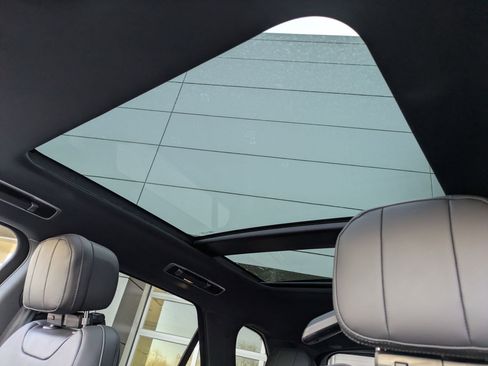 New 2026 Land Rover Range Rover Sport SE image 24