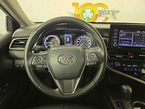 Used 2024 Toyota Camry SE image 14