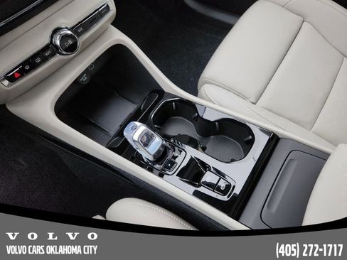 Used 2026 Volvo XC40 B5 Plus w/ Protection Package Premier AWD/4WD image 19