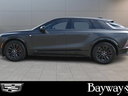 Certified 2024 Cadillac Lyriq Luxury RWD image 5