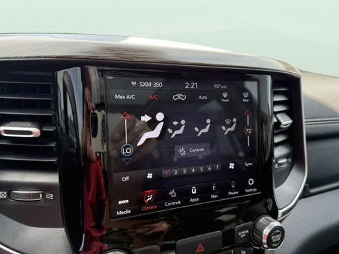 Used 2020 RAM 1500 Laramie AWD/4WD image 25