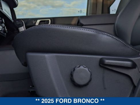 New 2025 Ford Bronco Badlands AWD/4WD image 23