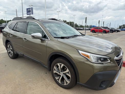 Used 2020 Subaru Outback Touring XT AWD/4WD image 2