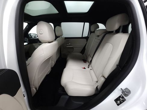 Certified 2026 Mercedes-Benz GLB 250 4MATIC image 25