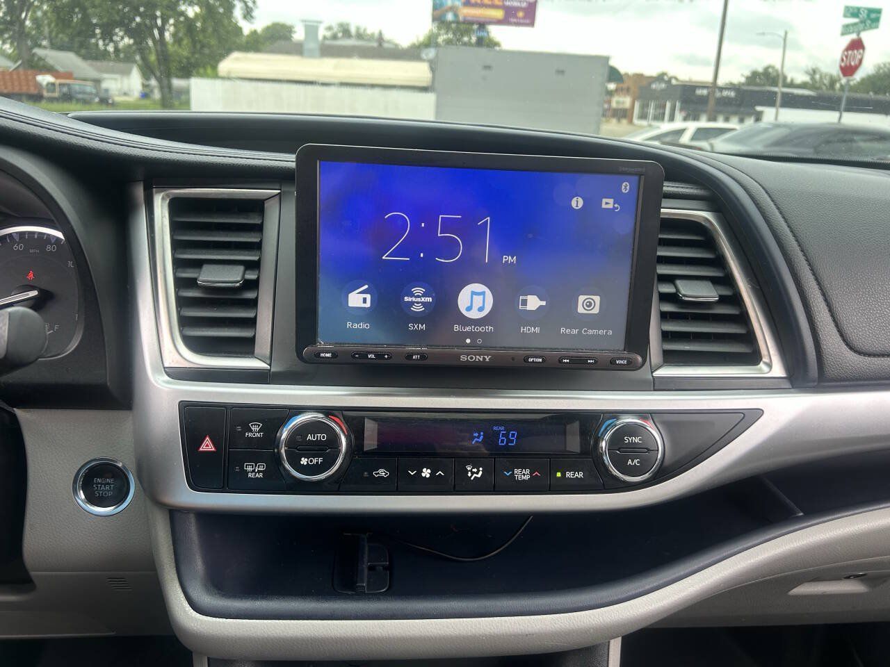 Used 2016 Toyota Highlander XLE AWD/4WD image 39