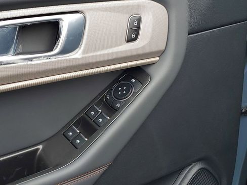 New 2026 Ford Explorer Active image 8