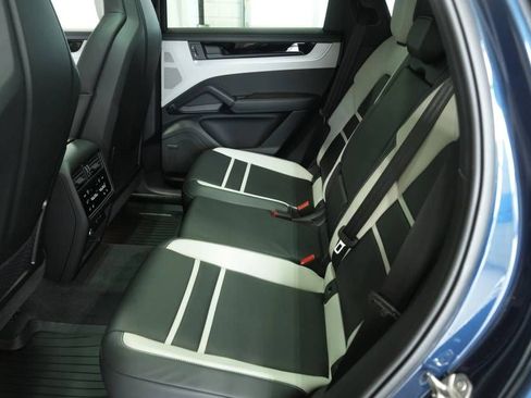 New 2026 Porsche Cayenne Coupe AWD/4WD image 27