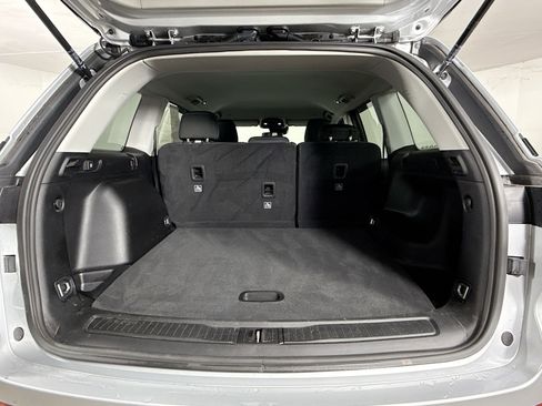 Used 2023 Jeep Grand Cherokee Laredo image 31