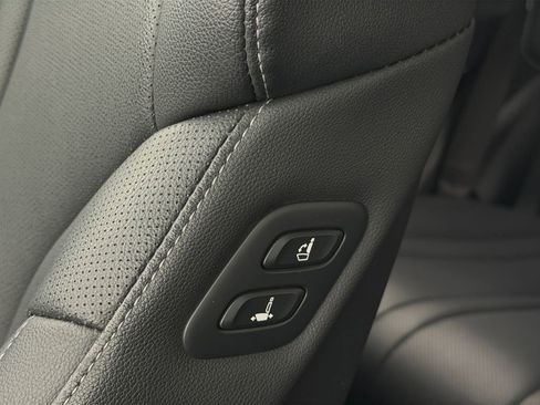 Used 2025 Genesis GV80 2.5T Standard image 22