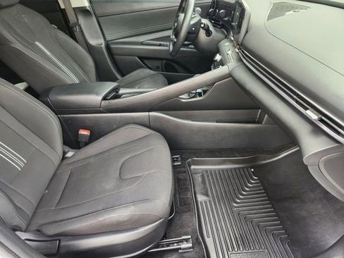 Used 2025 Hyundai Elantra SEL image 13
