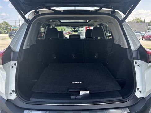 Certified 2023 Nissan Rogue SV w/ SV Premium Package image 27