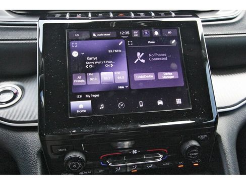 Used 2024 Jeep Grand Cherokee Laredo AWD/4WD image 16