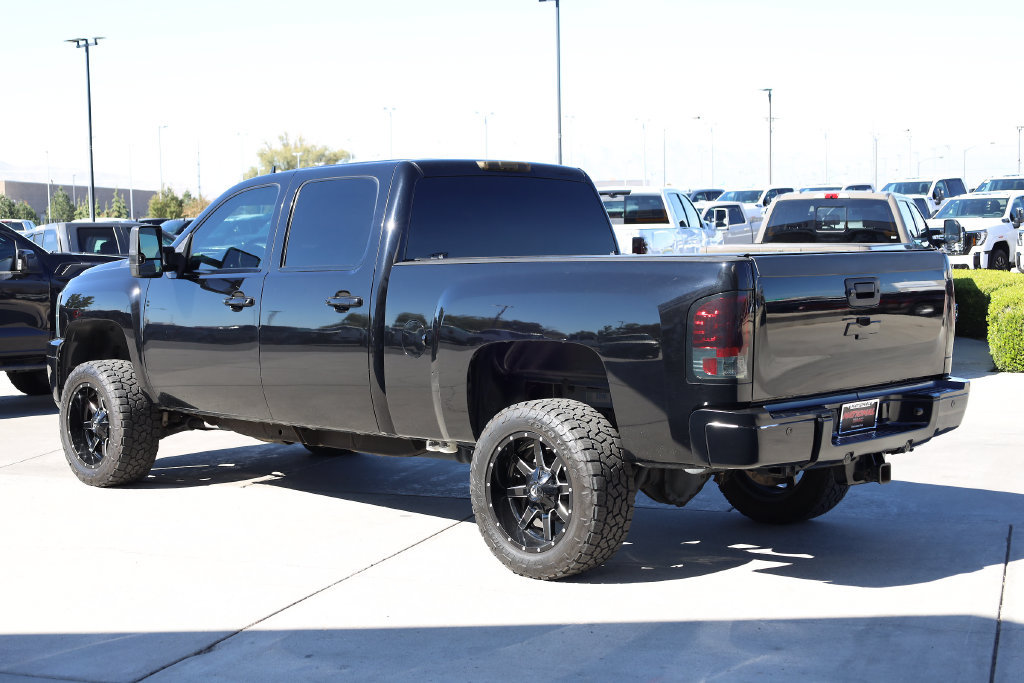 Used 2013 Chevrolet Silverado 2500 LTZ w/ LTZ Plus Package AWD/4WD image 4