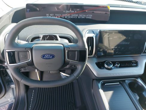 New 2025 Ford Expedition Max Active image 18
