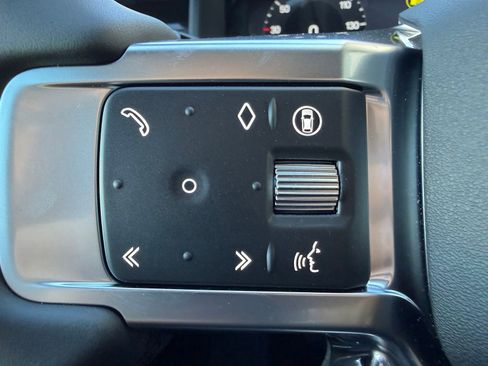 New 2026 Land Rover Discovery S image 11