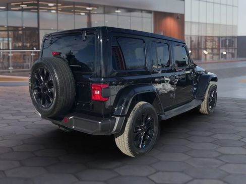 Used 2023 Jeep Wrangler Unlimited Sahara w/ Cold Weather Group image 9