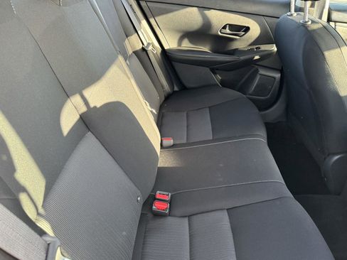Used 2025 Nissan Sentra SV FWD image 7
