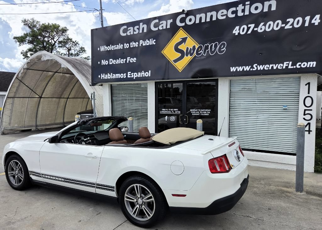 Used 2010 Ford Mustang Convertible RWD image 8