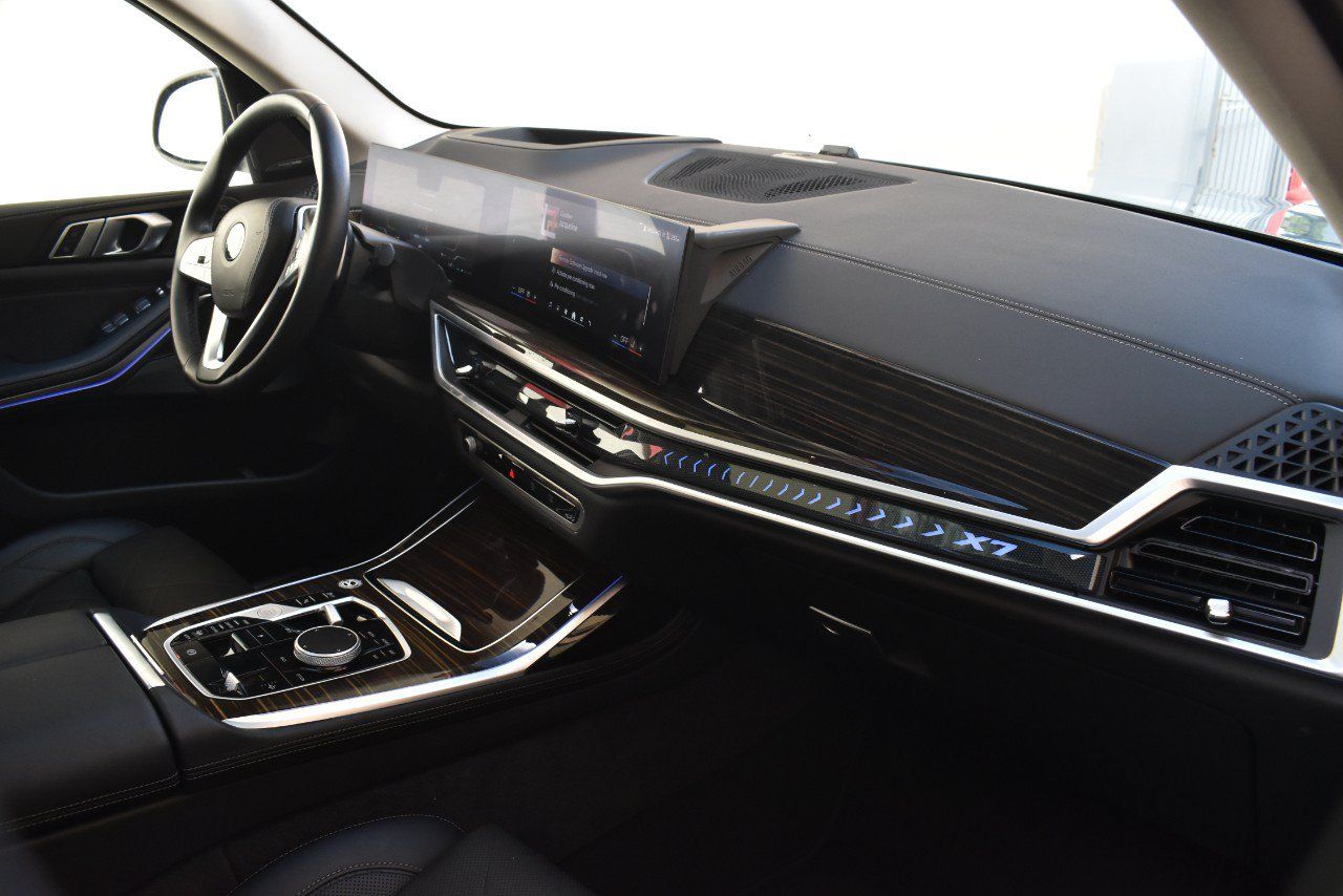 Used 2025 BMW X7 xDrive40i AWD/4WD image 25