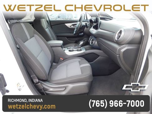 Used 2025 Chevrolet Blazer LT AWD/4WD image 17