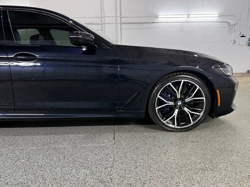 Used 2021 BMW M550i xDrive w/ Executive Package AWD/4WD image 6