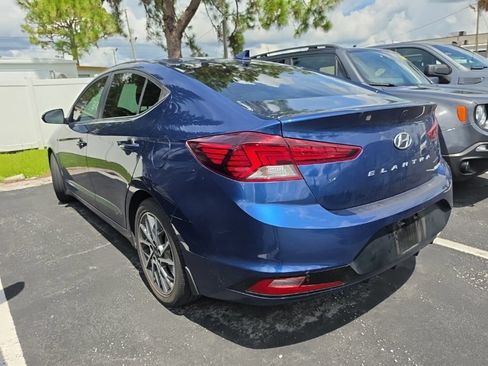Used 2020 Hyundai Elantra Limited FWD image 12