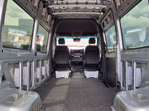 Used 2023 Mercedes-Benz Sprinter 3500 image 10