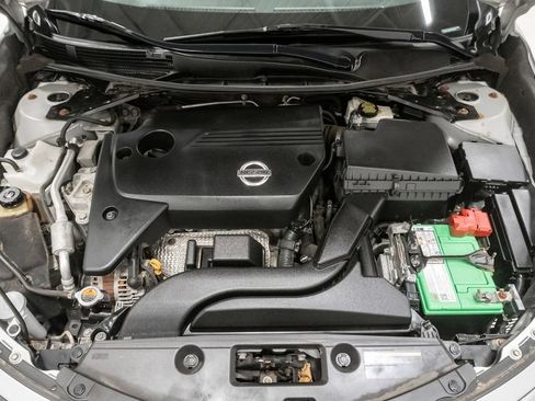 Used 2014 Nissan Altima 2.5 S w/ Display Audio Package FWD image 3