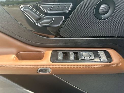 Used 2023 Lincoln Aviator Reserve w/ Equipment Group 201A RWD image 14