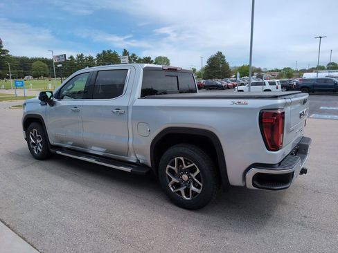 Used 2022 GMC Sierra 1500 SLT w/ SLT Premium Plus Package AWD/4WD image 6