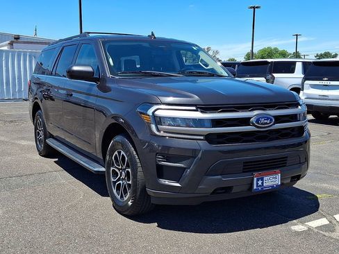 Used 2022 Ford Expedition Max XLT AWD/4WD image 2